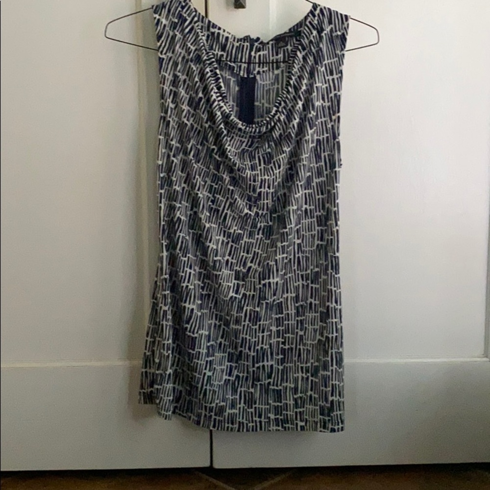 Banana republic blue and white top - Picture 2 of 8